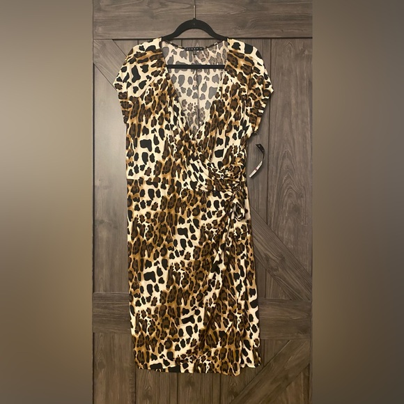 Leopard print Tiana B short sleeved wrap dress, NWT, sz 20W - Picture 8 of 8
